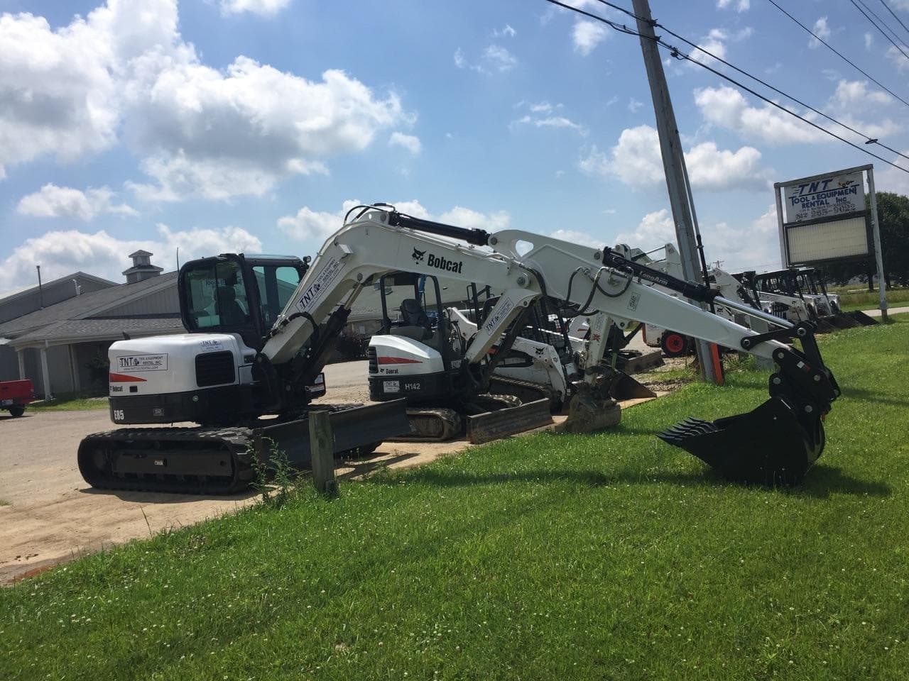 TNT Tool & Equipment Rental Inc. - Madison, IN, US, post hole digger