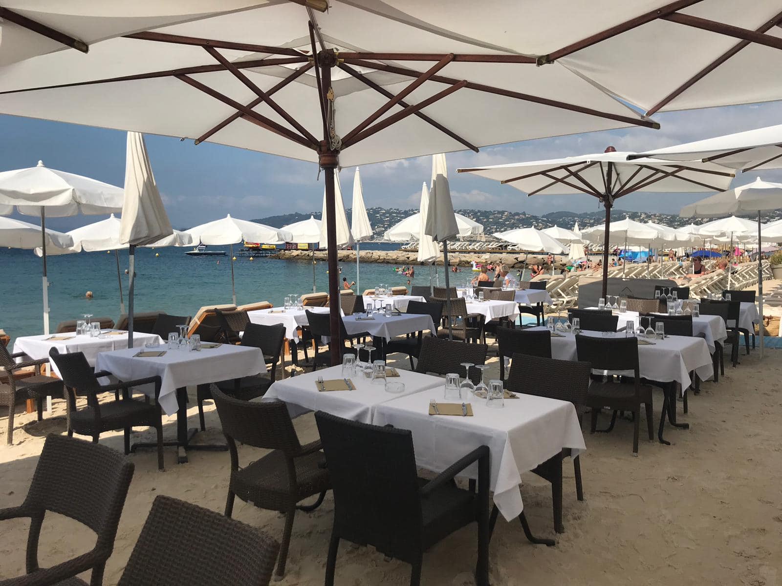Epi Beach - Antibes, FR, restaurant reservations