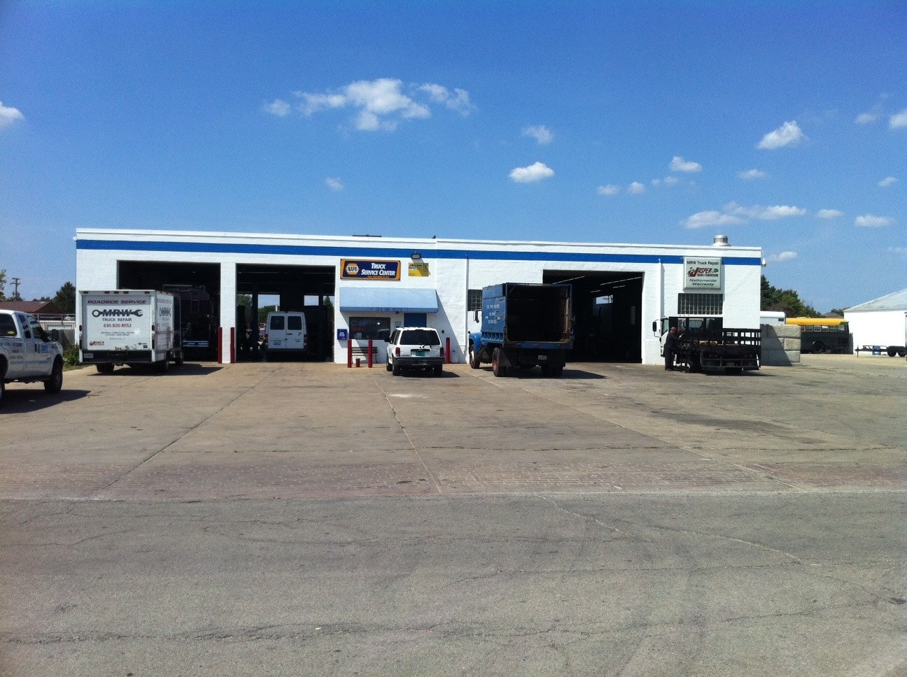 MRW Truck & Trailer Repair - Naperville, IL, US, truck repair shops