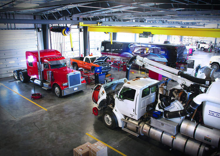 Inland Truck Parts & Service - North Platte, NE, US, truck servicing