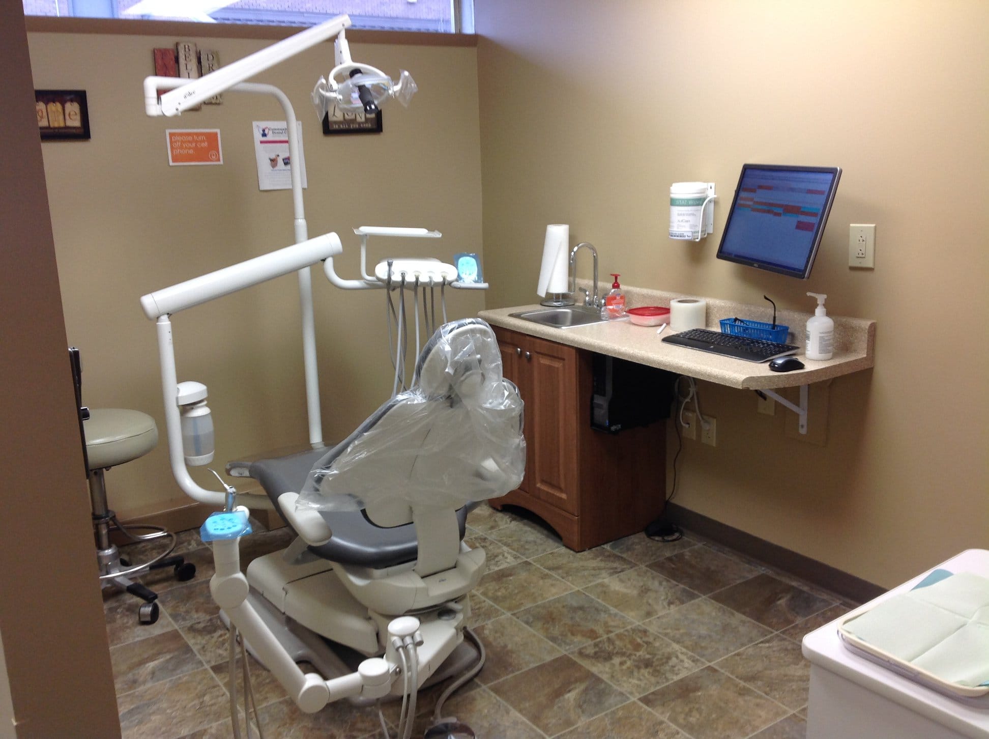 Community Free Dental Clinic - Huntsville, AL, US, tooth filling