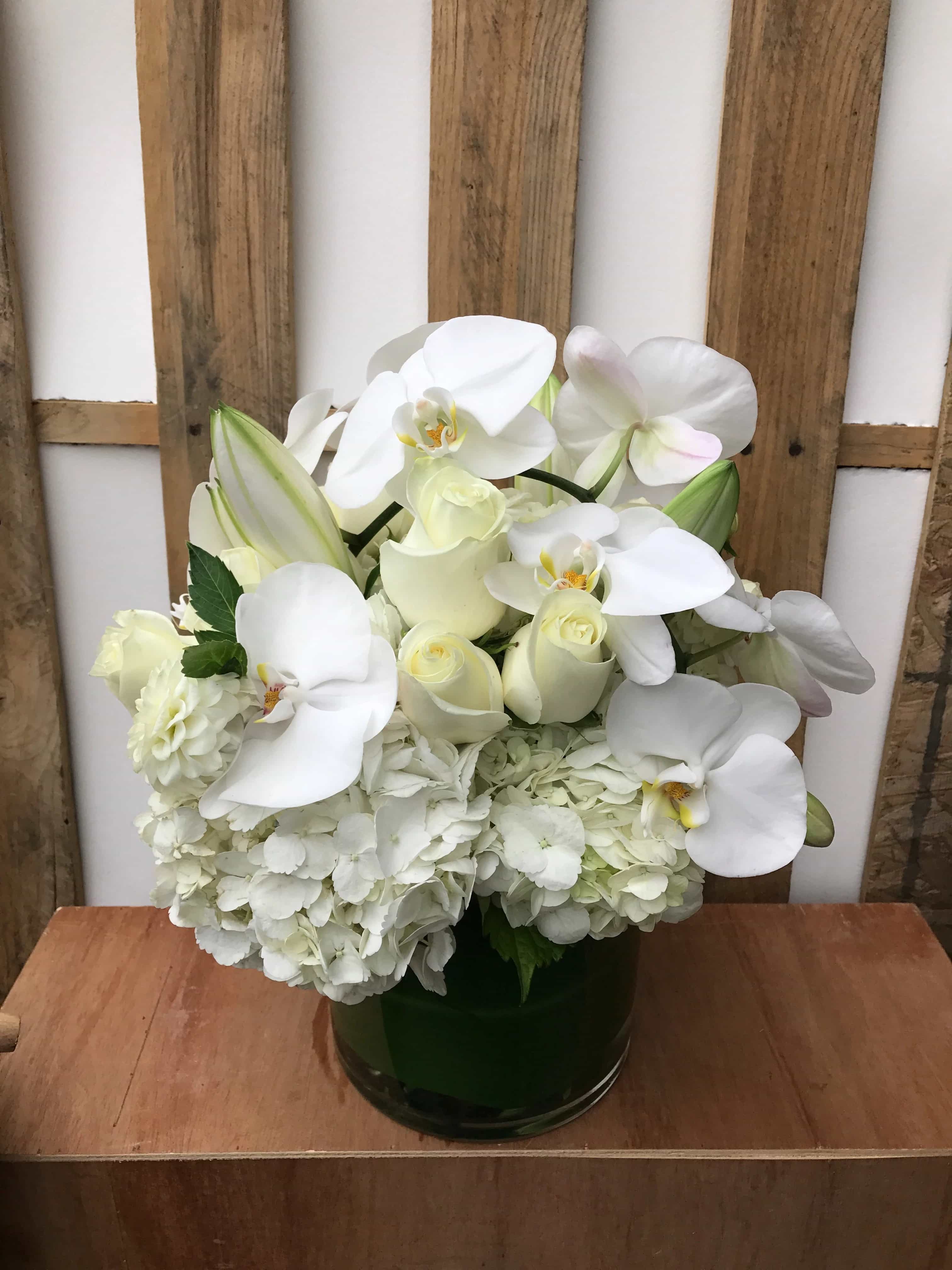 Westlake Village Garden Florist, US, popular wedding flowers