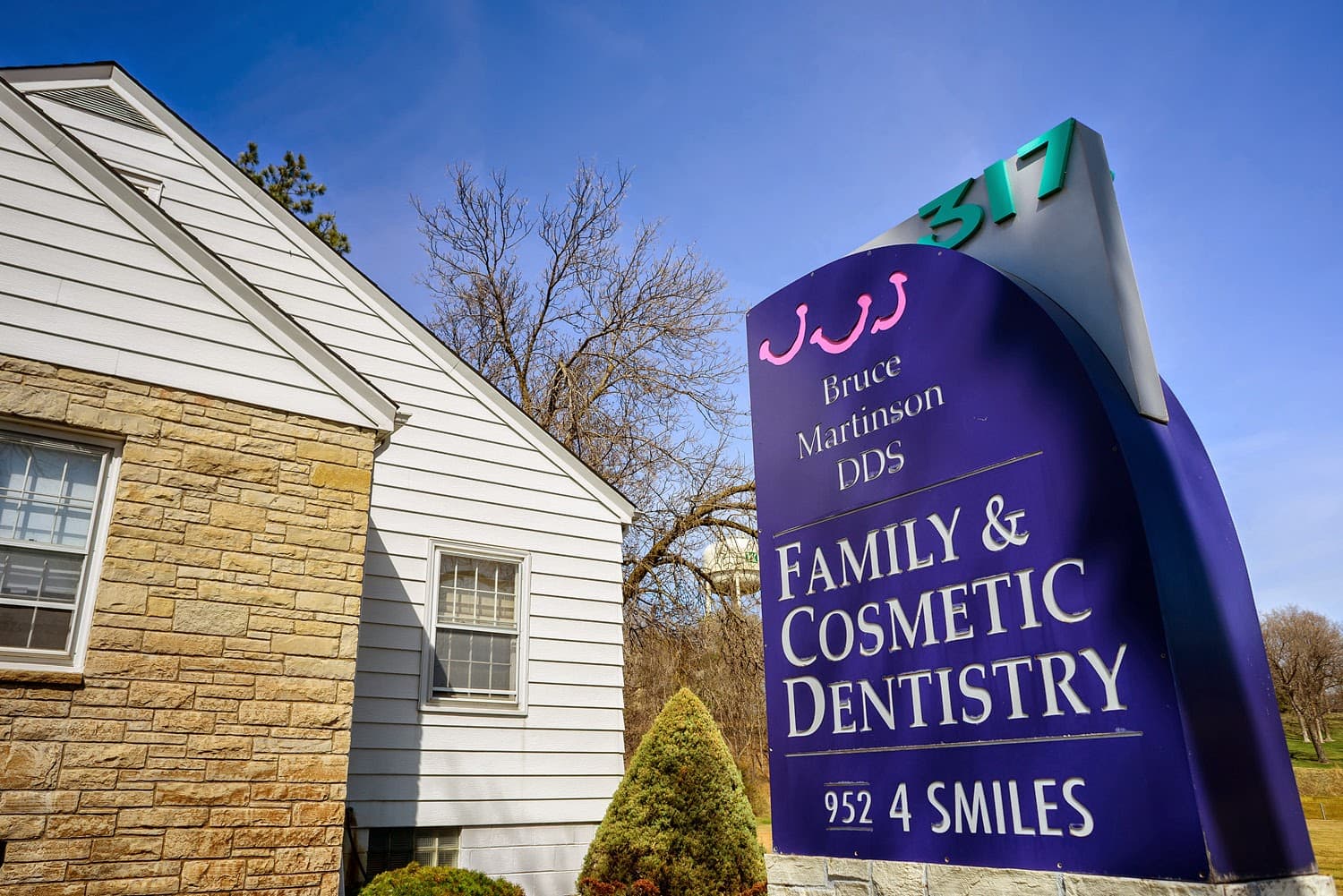 Bruce Martinson Family Cosmetic Dentistry - Wayzata, US, emergency dentistry