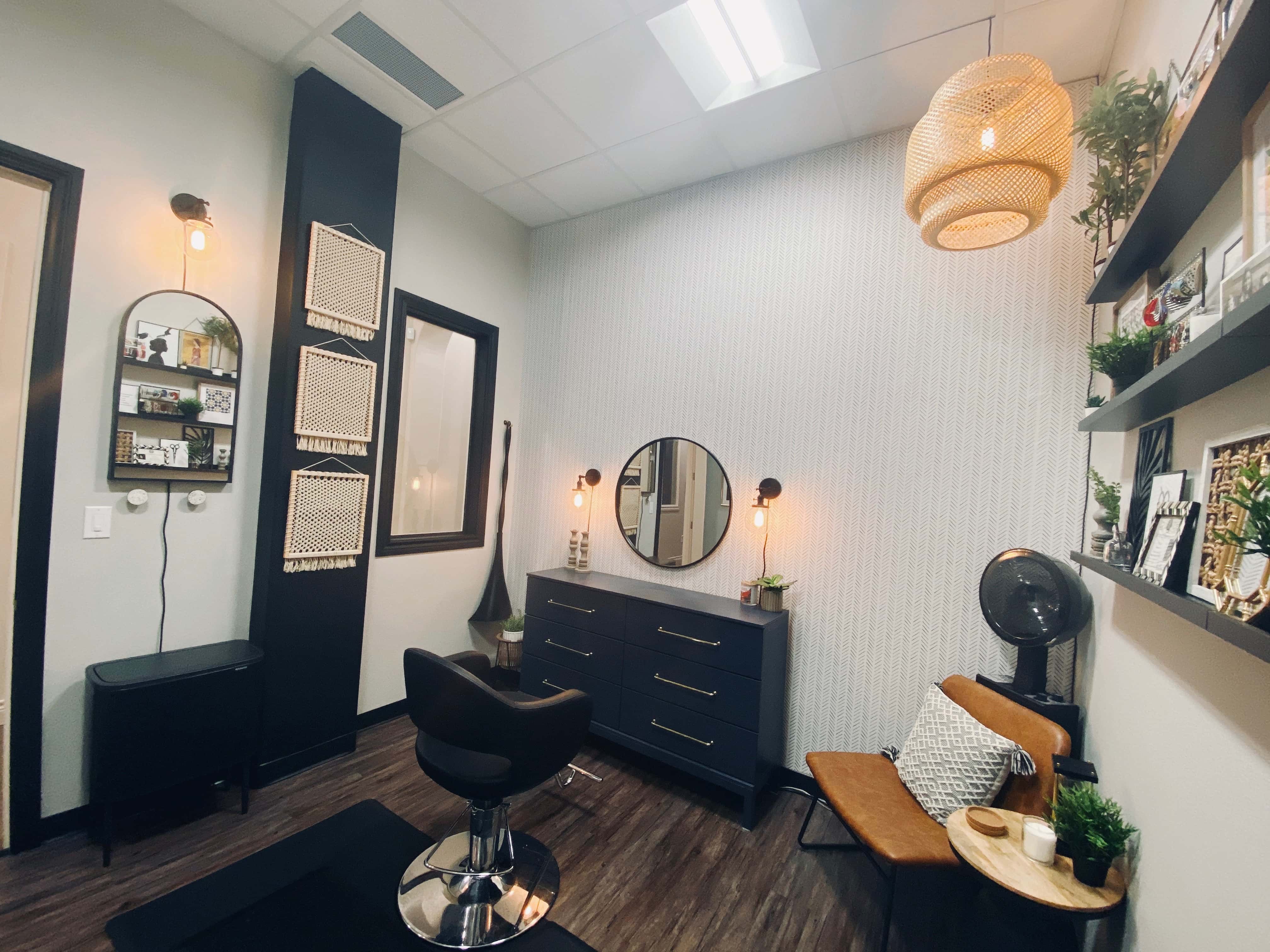 Phenix Salon Suites Countryside Plaza (Hwy 281 & Bitters Rd) - San Antonio, TX, US, hair products