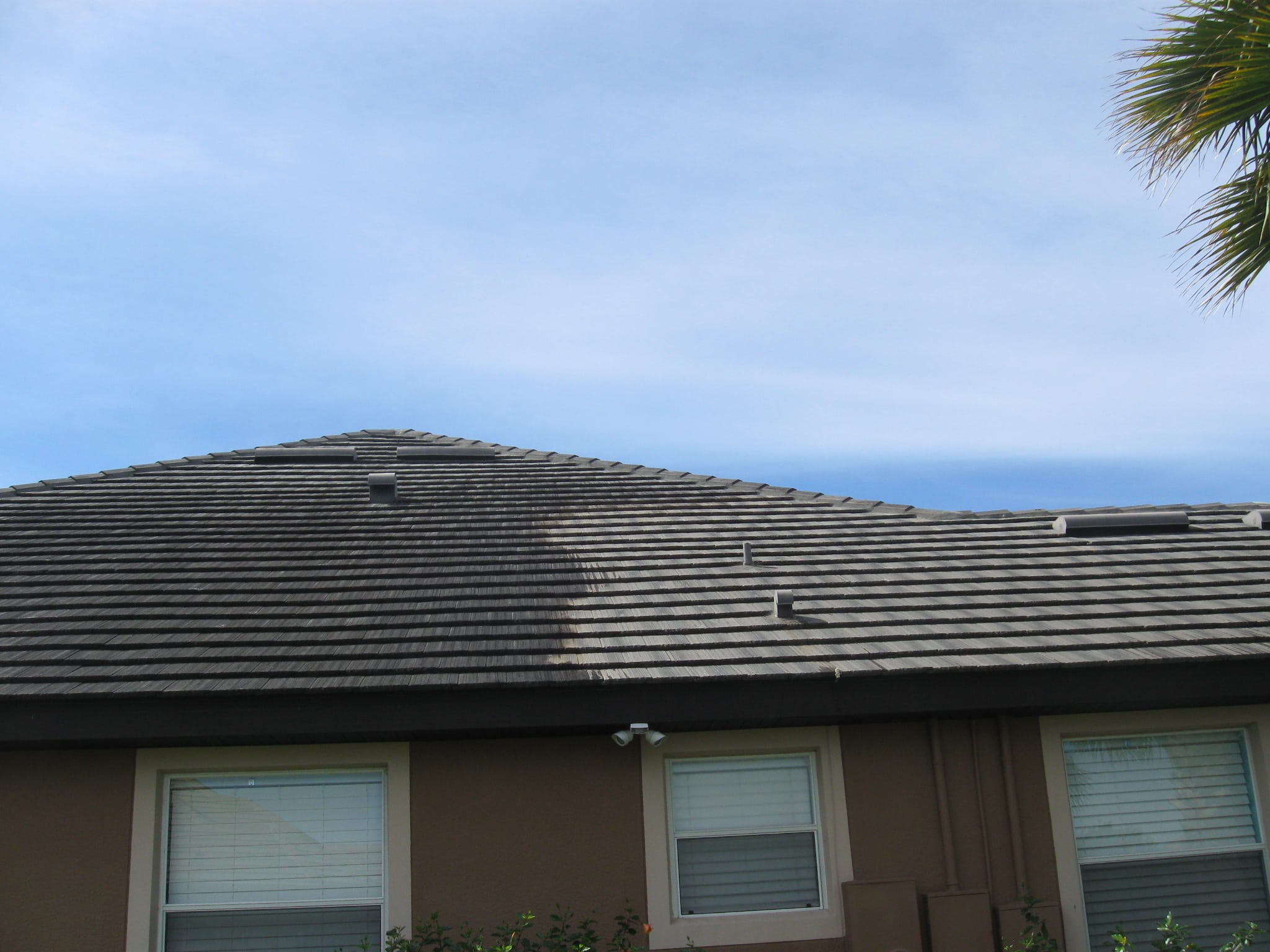 American Knight Roof & Exterior Cleaning LLC - Oakland, FL, US, gutter clean
