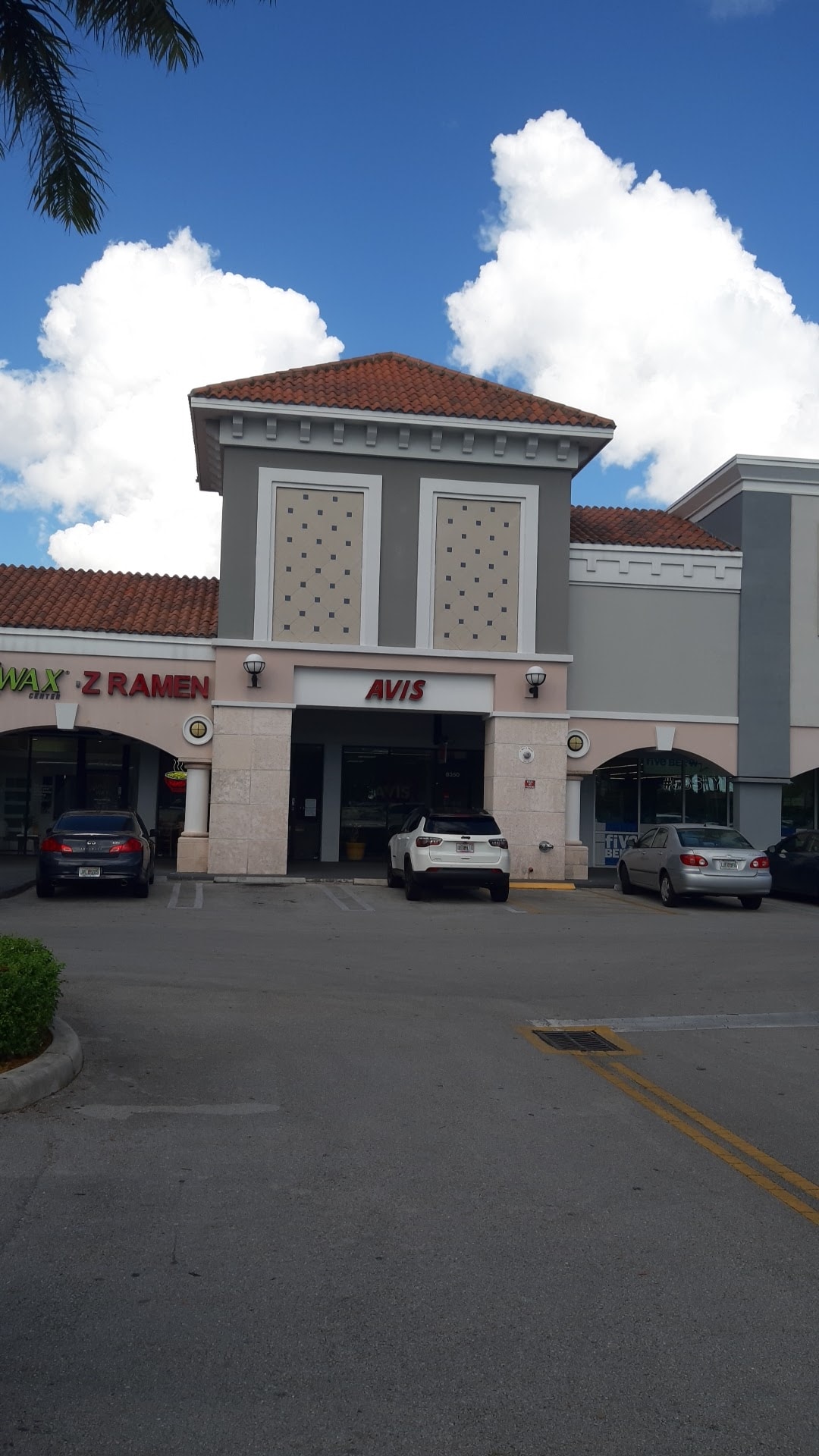 Avis Car Rental - Miami (FL 33183), US, car hire no deposit