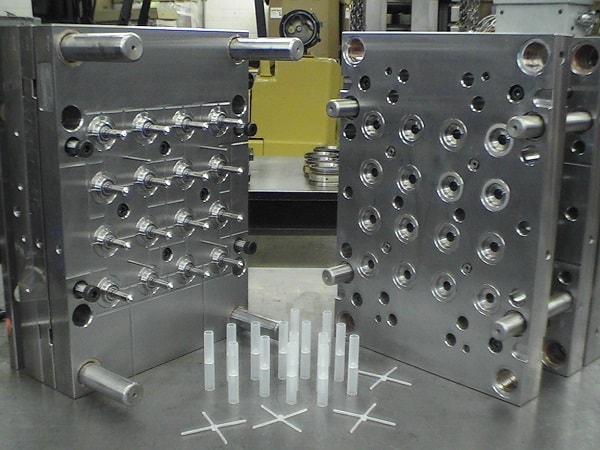 Delmo Mold Inc. - Mississauga, CA, injected molded