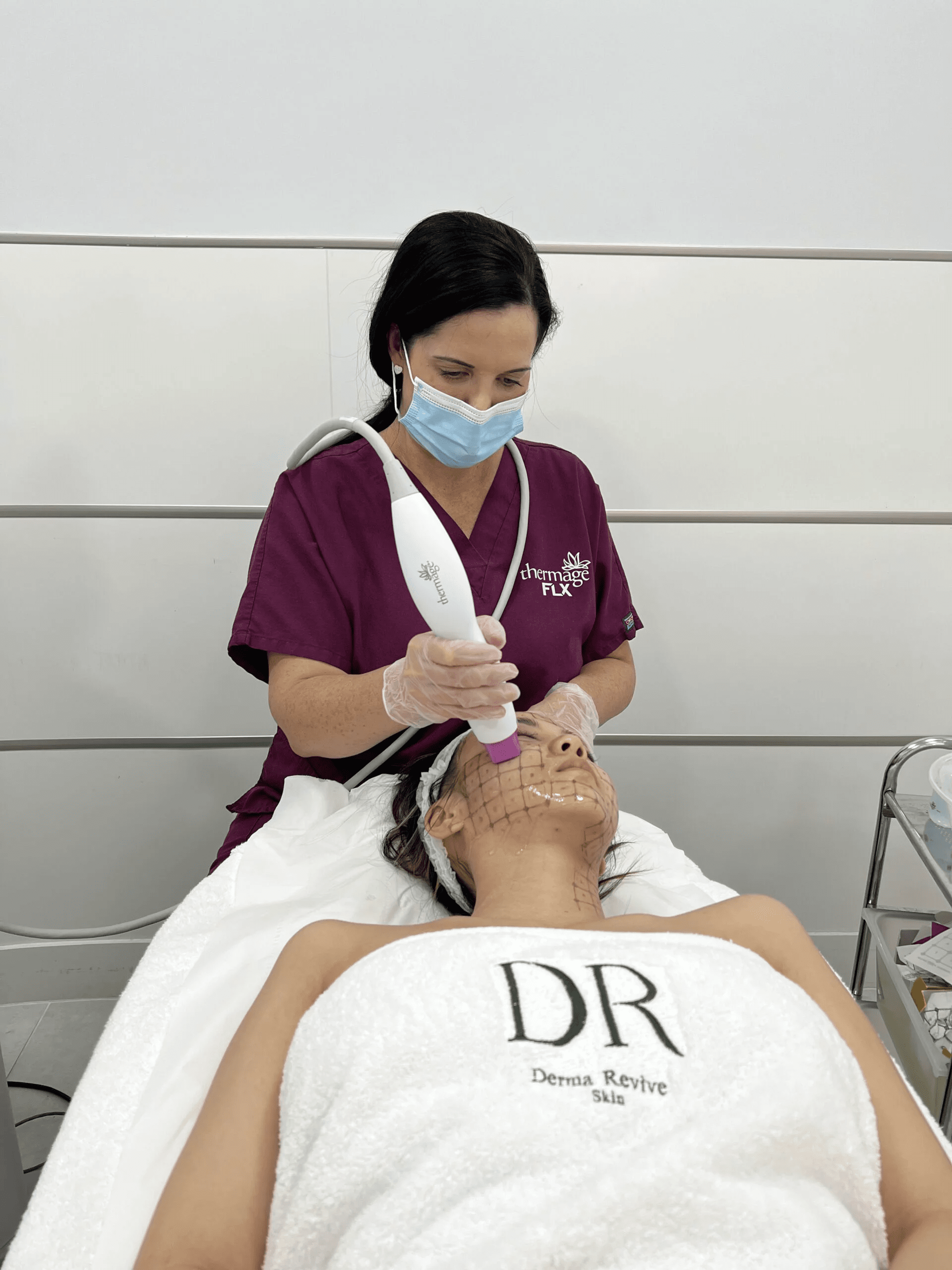 Derma Revive Skin Clinic (Premier Laser & Skin Cannon St) - London, UK, clinic laser