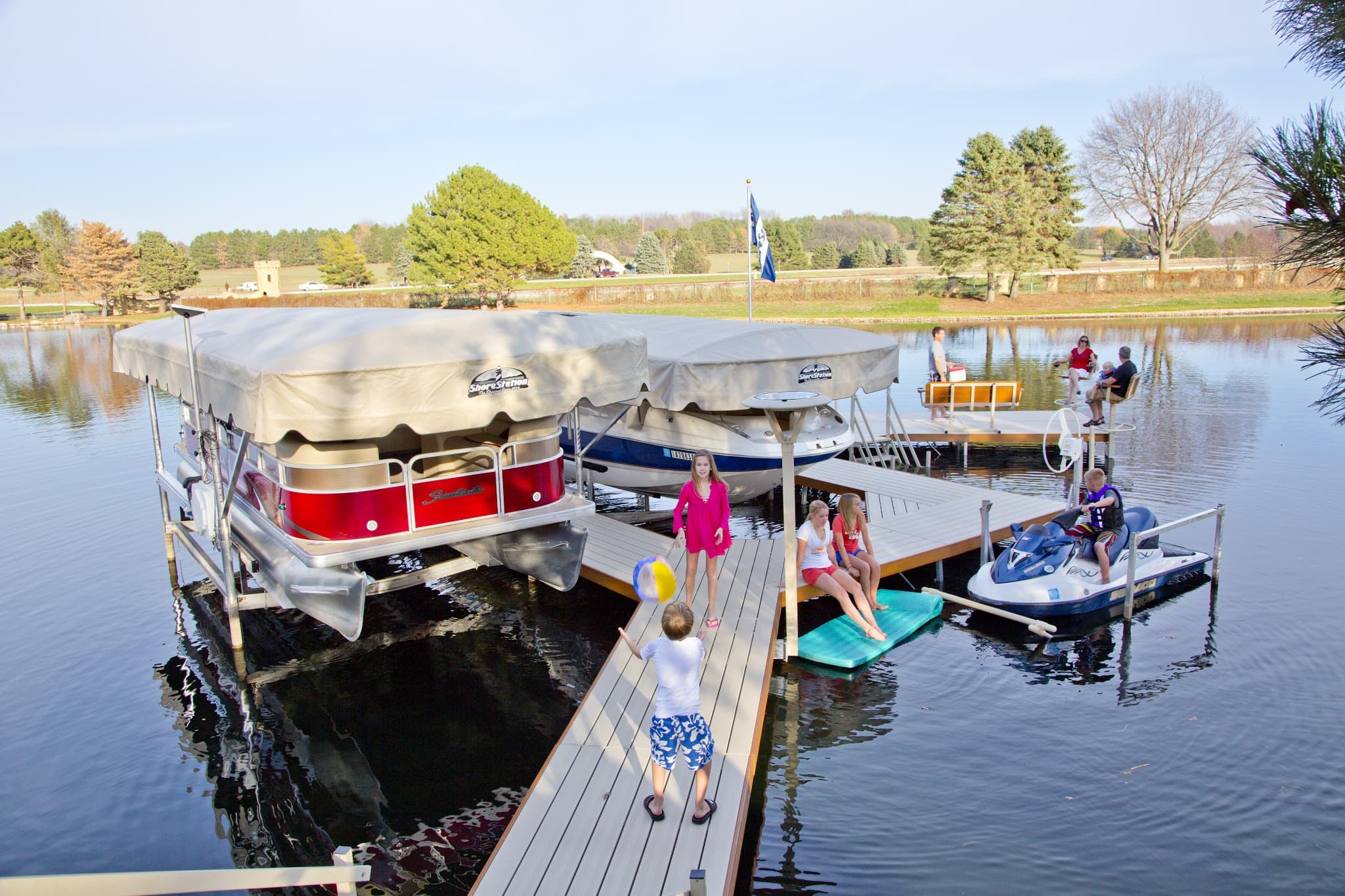 Manke Enterprises - Lodi, WI, US, docks floating