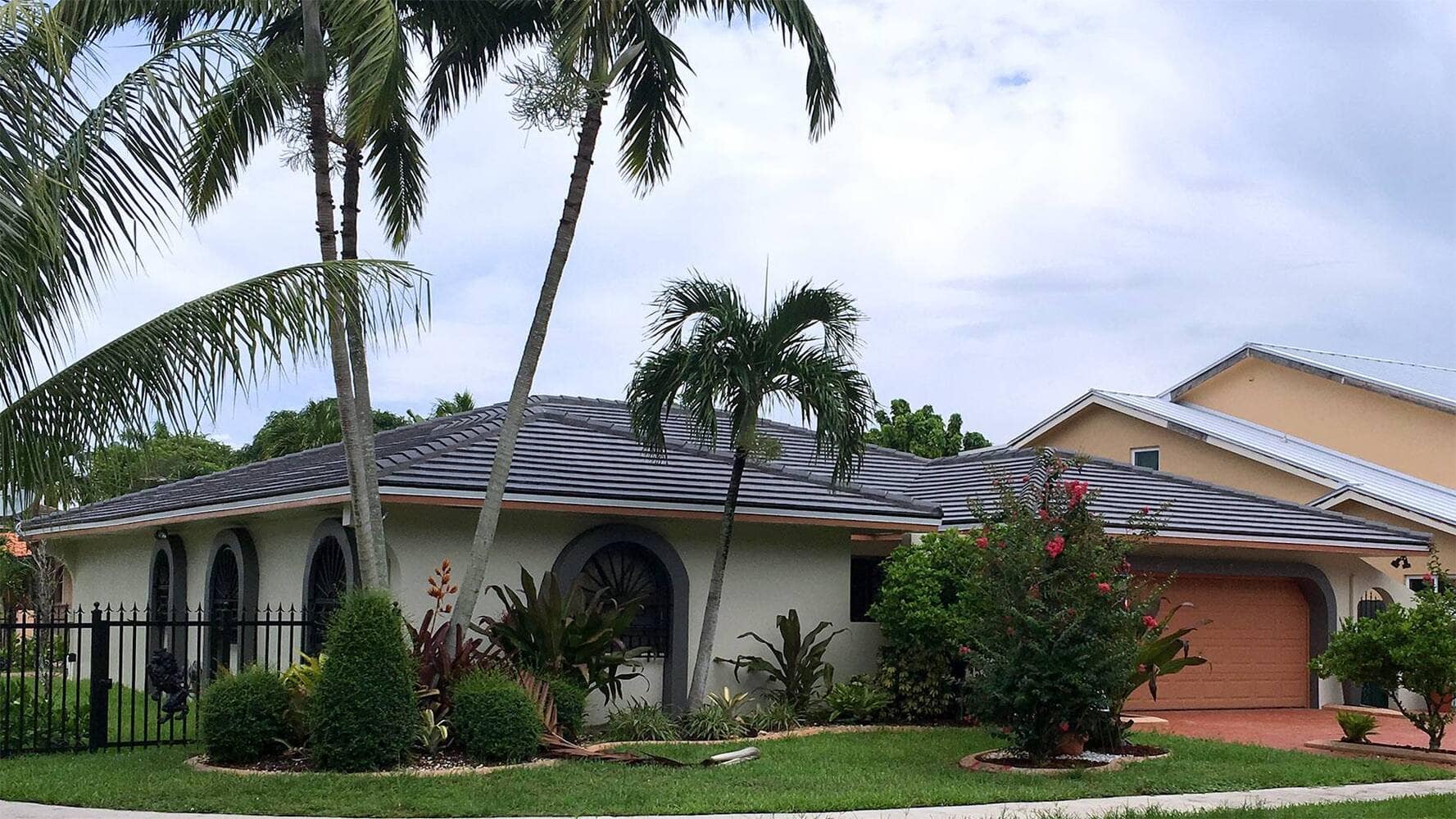Rausa Roofing Miami, US, roof roofs