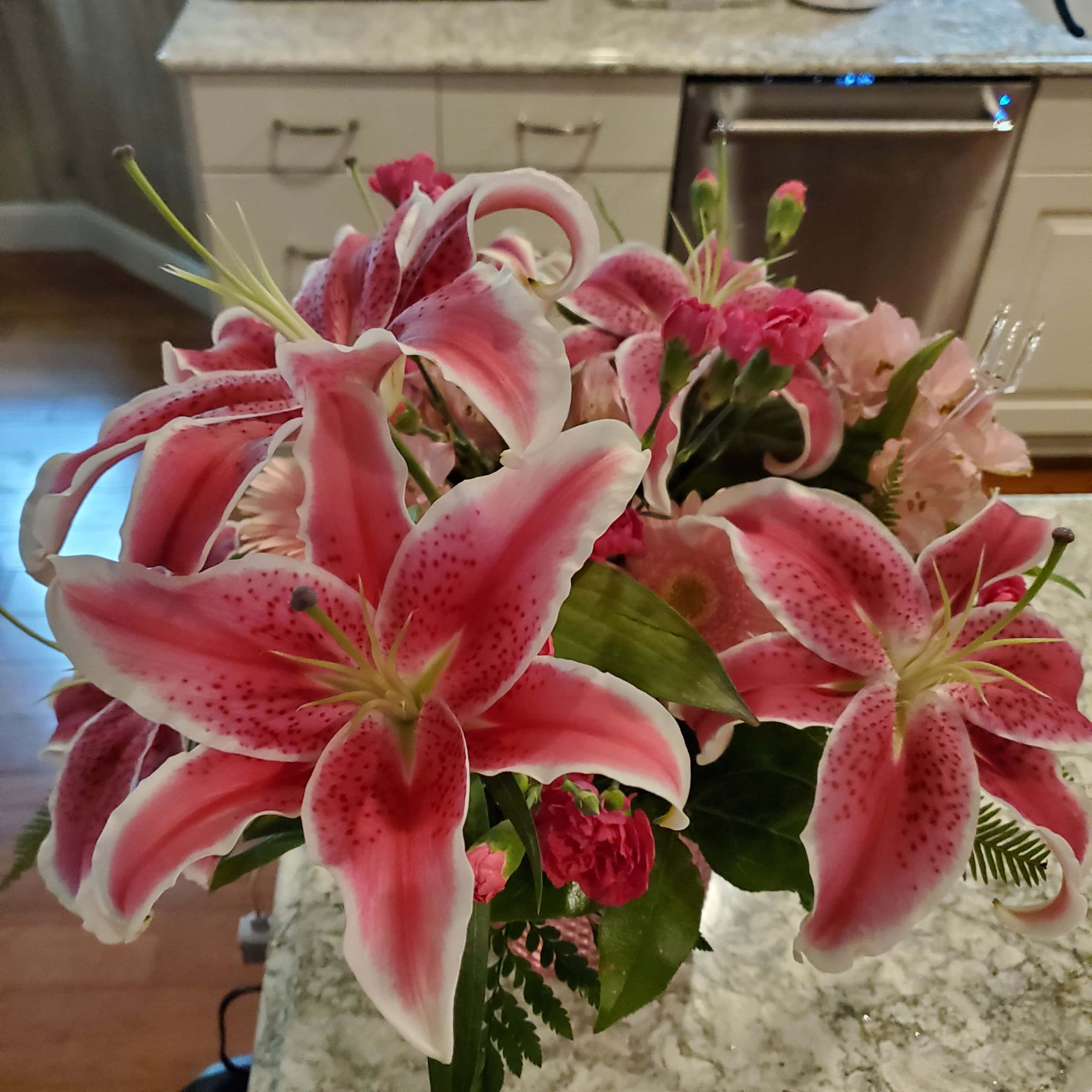 Huisman Flowers (Eastern Floral Lakeshore) - Grand Haven, MI, US, always in bloom
