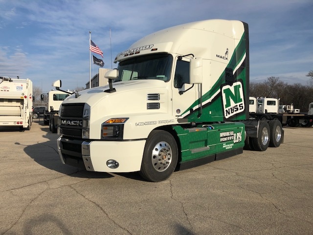 Nuss Truck & Equipment - Mankato (MN 56001), US, flatbed trucks