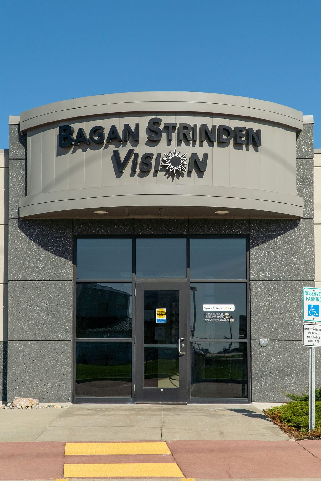 Bagan Strinden Vision - Fargo, ND, US, cataract surgeons