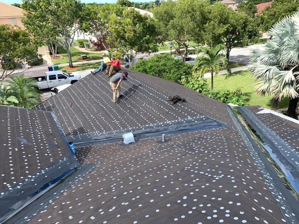 DLJ Roofing Contractors - Hallandale Beach, FL, US, roofing business