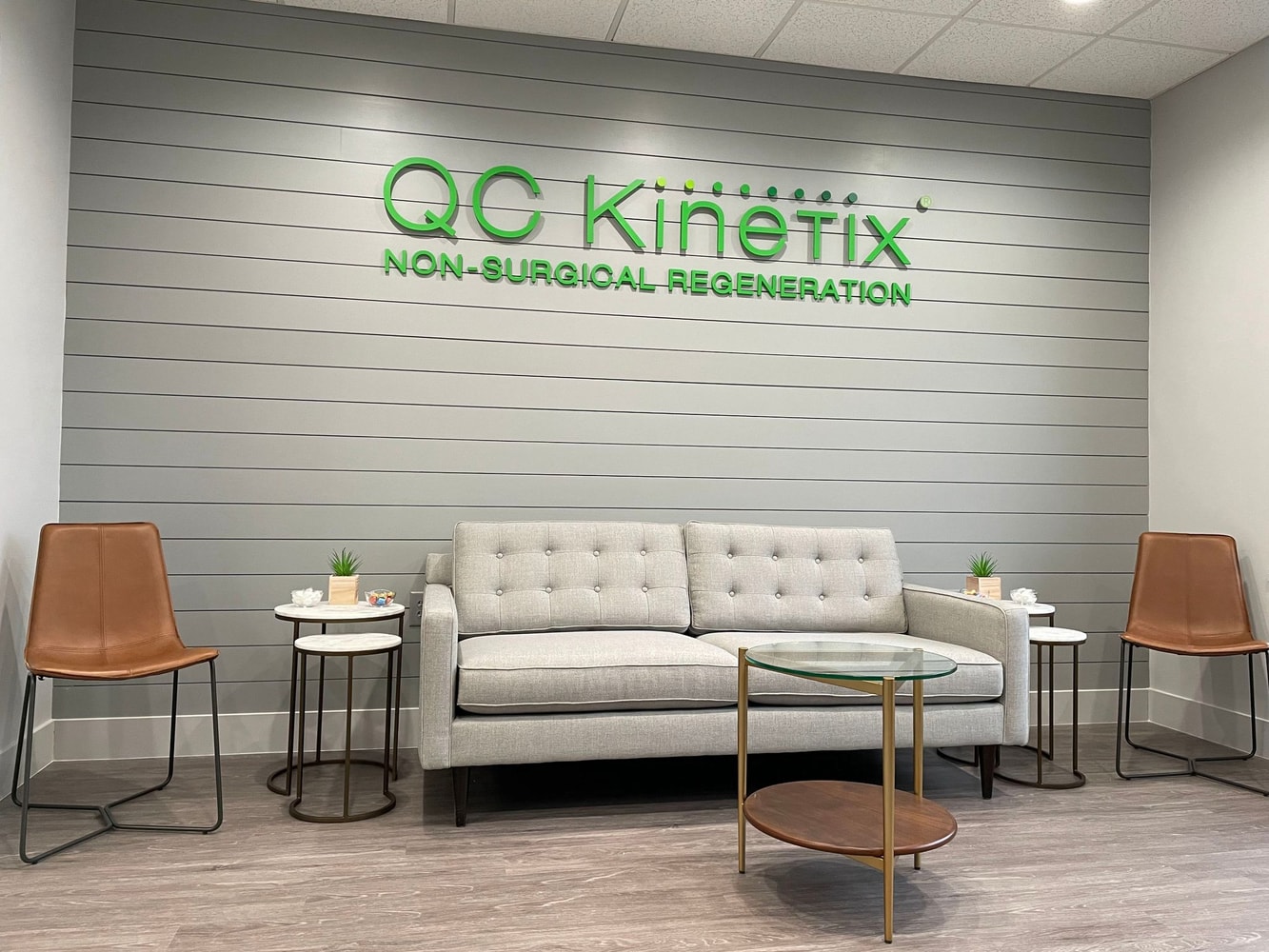 QC Kinetix (Provo), US, pain knee