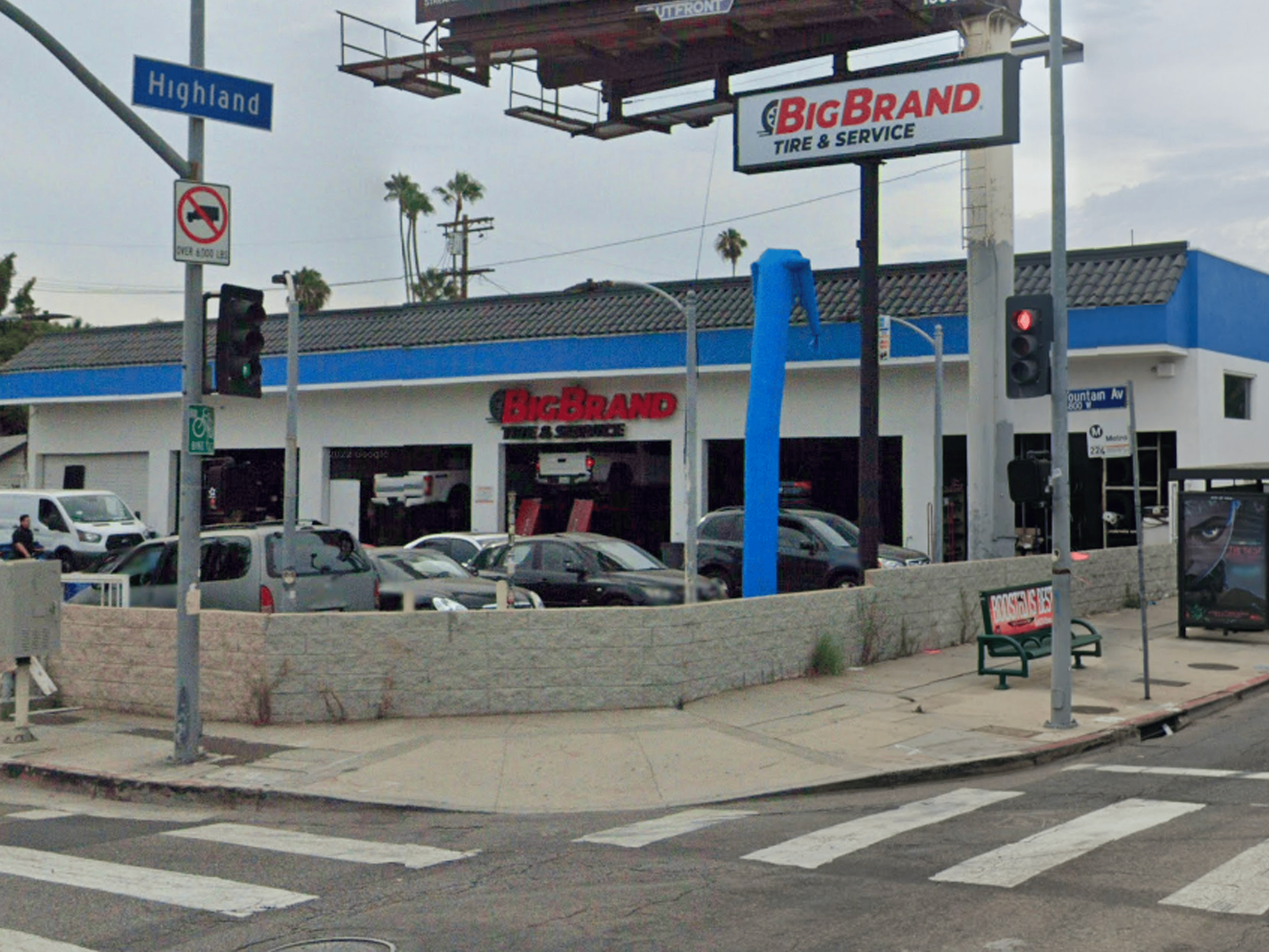 Big Brand Tire & Service - Los Angeles (CA 90028), US, car tyres