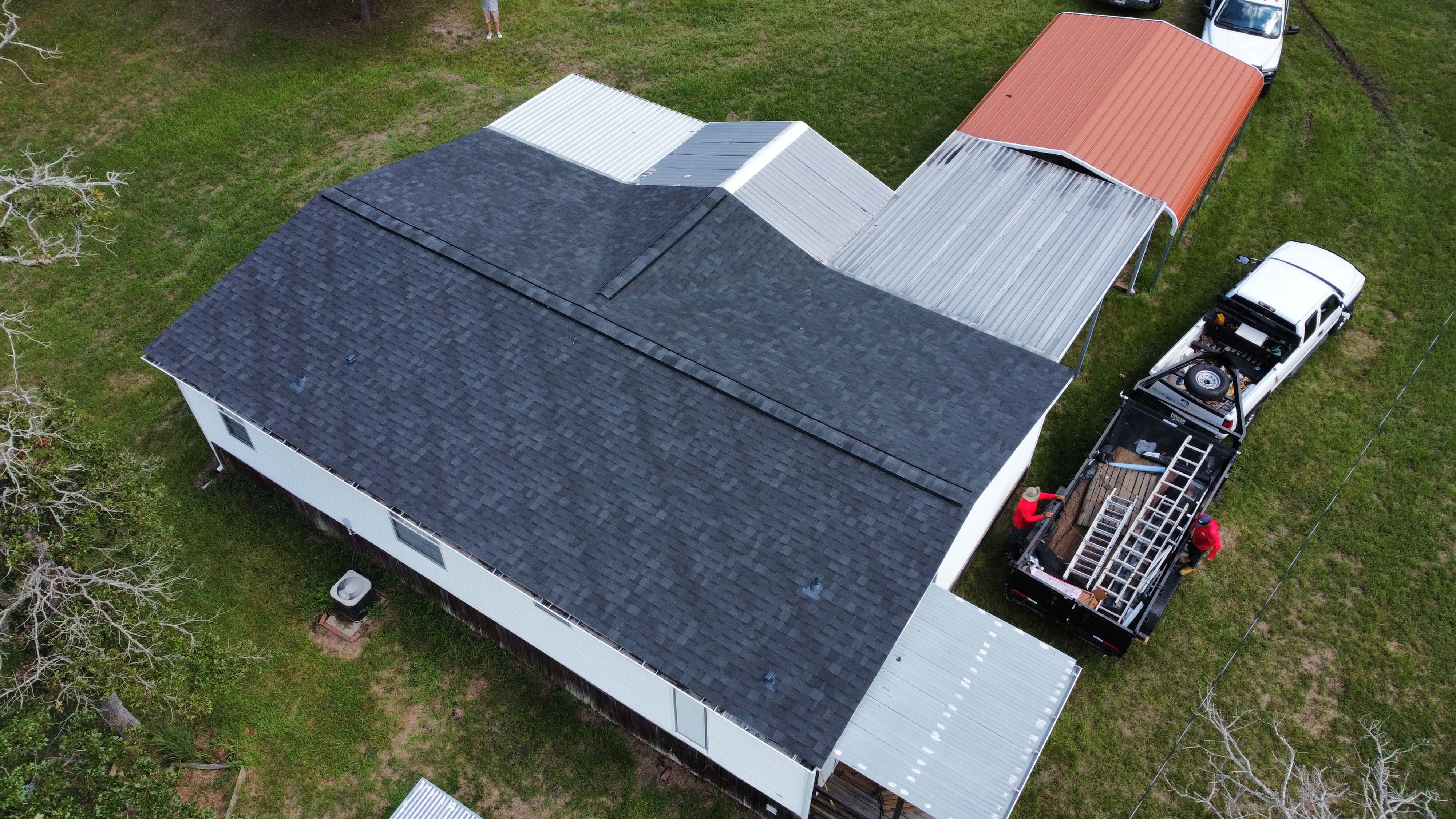 Squirrels Roofing - Huntsville, TX, US, commercial metal roofing