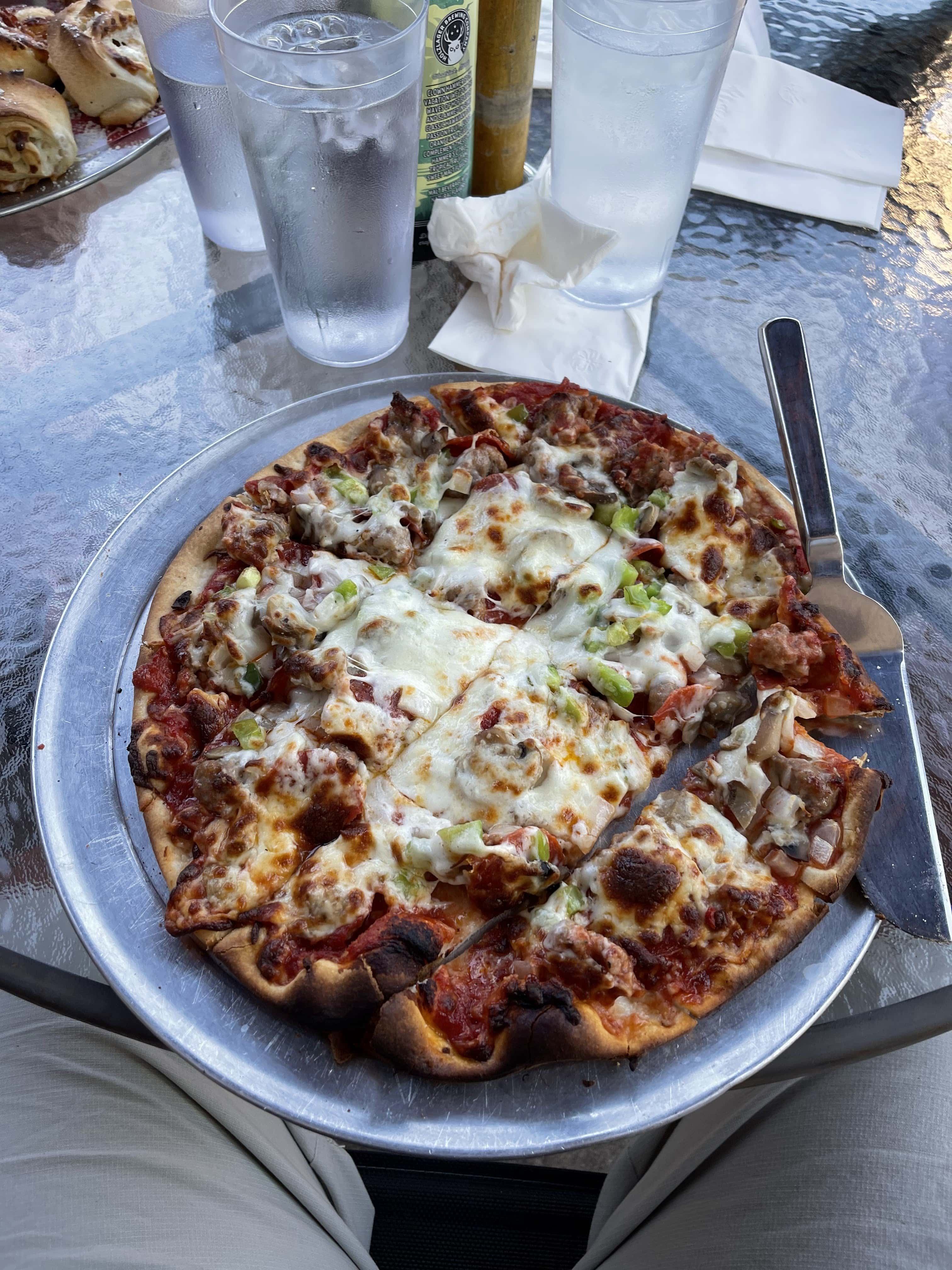 Mama Cimino's Pizza - Lake Geneva, WI, US, pizza restaurant near me