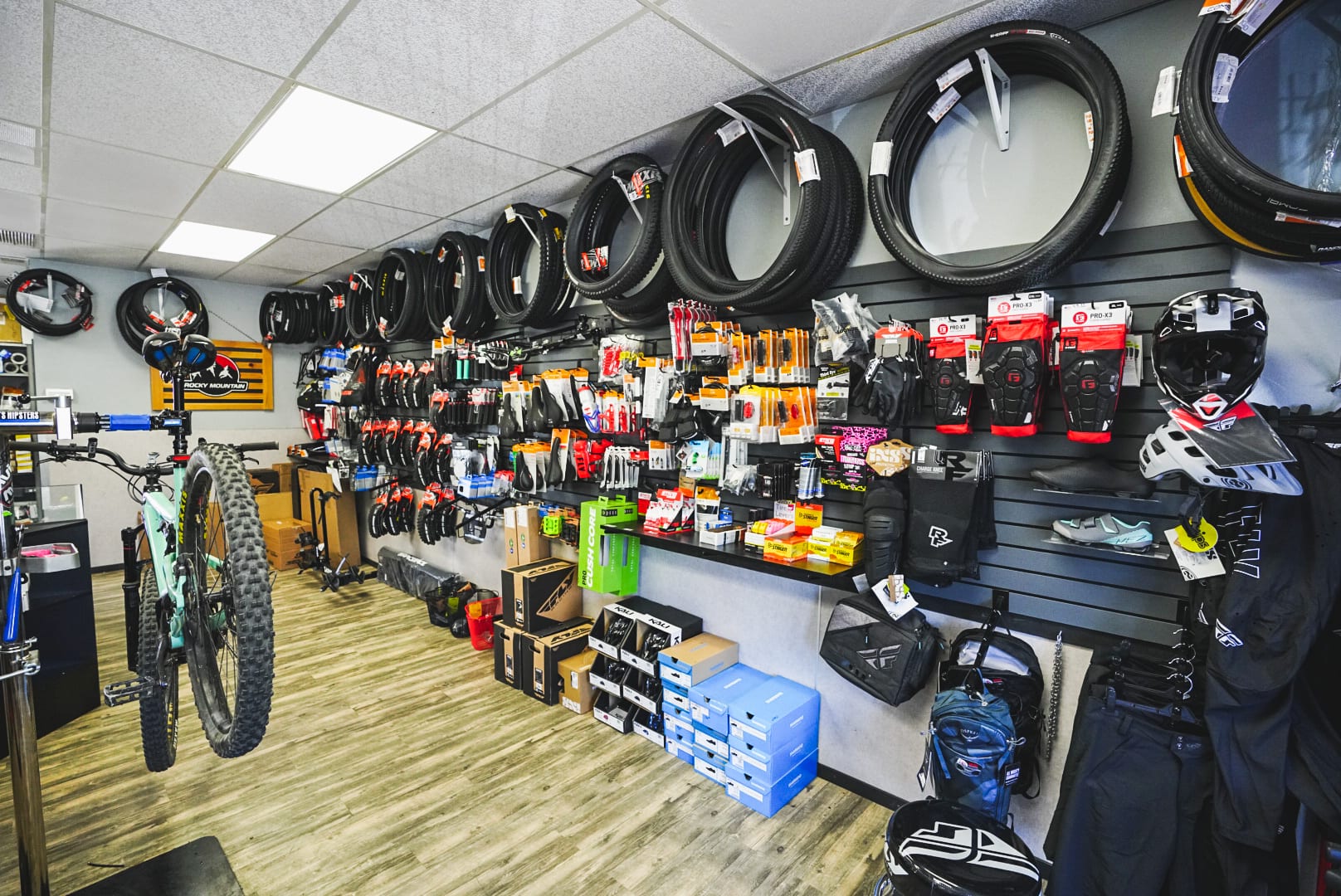 Ridgeline Bike Shop - Cherry Valley, CA, US, bicycle repair near me