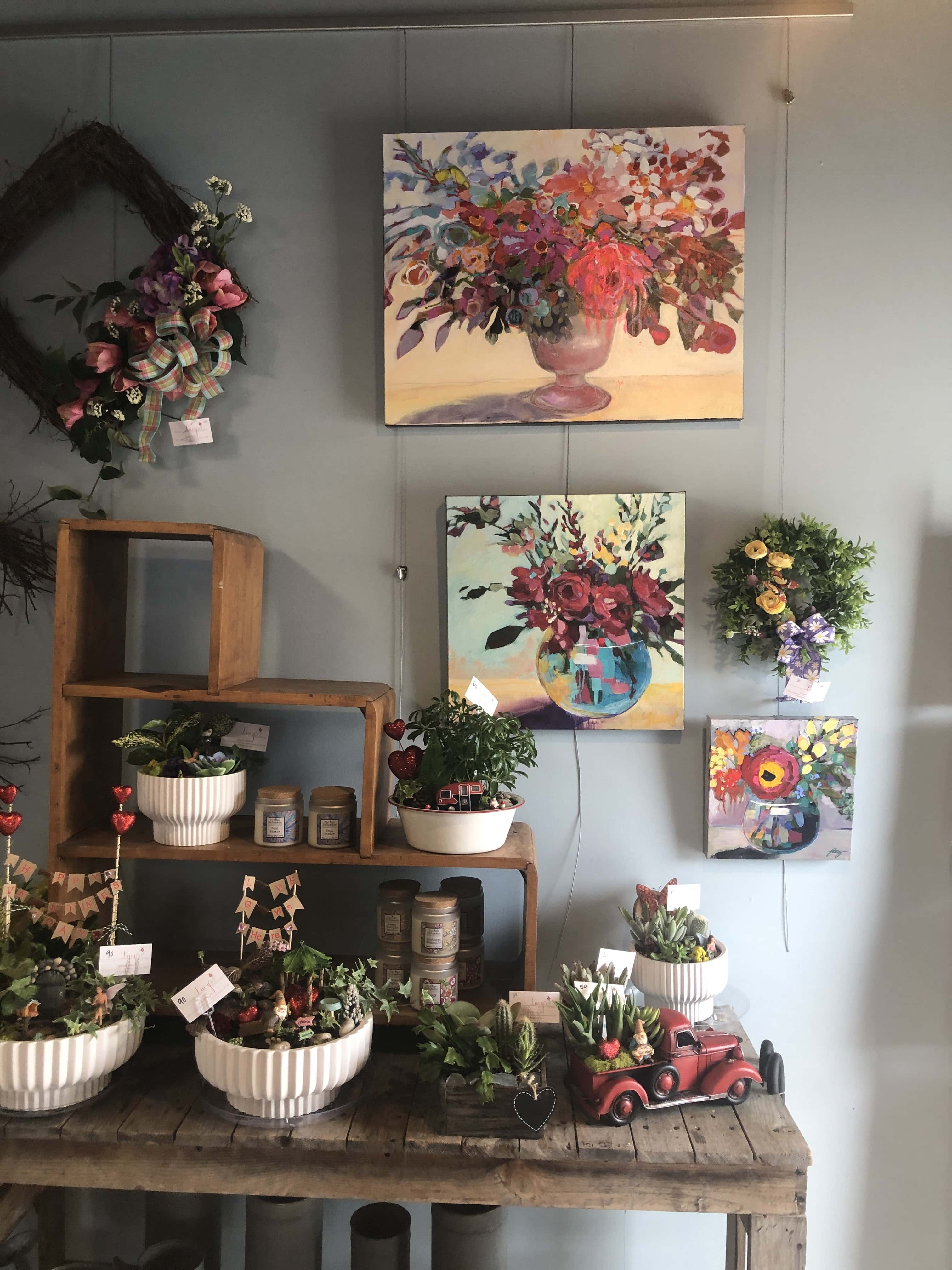 Lucy’s Flowers and Fine Art - Scottsboro, AL, US, online flower shop