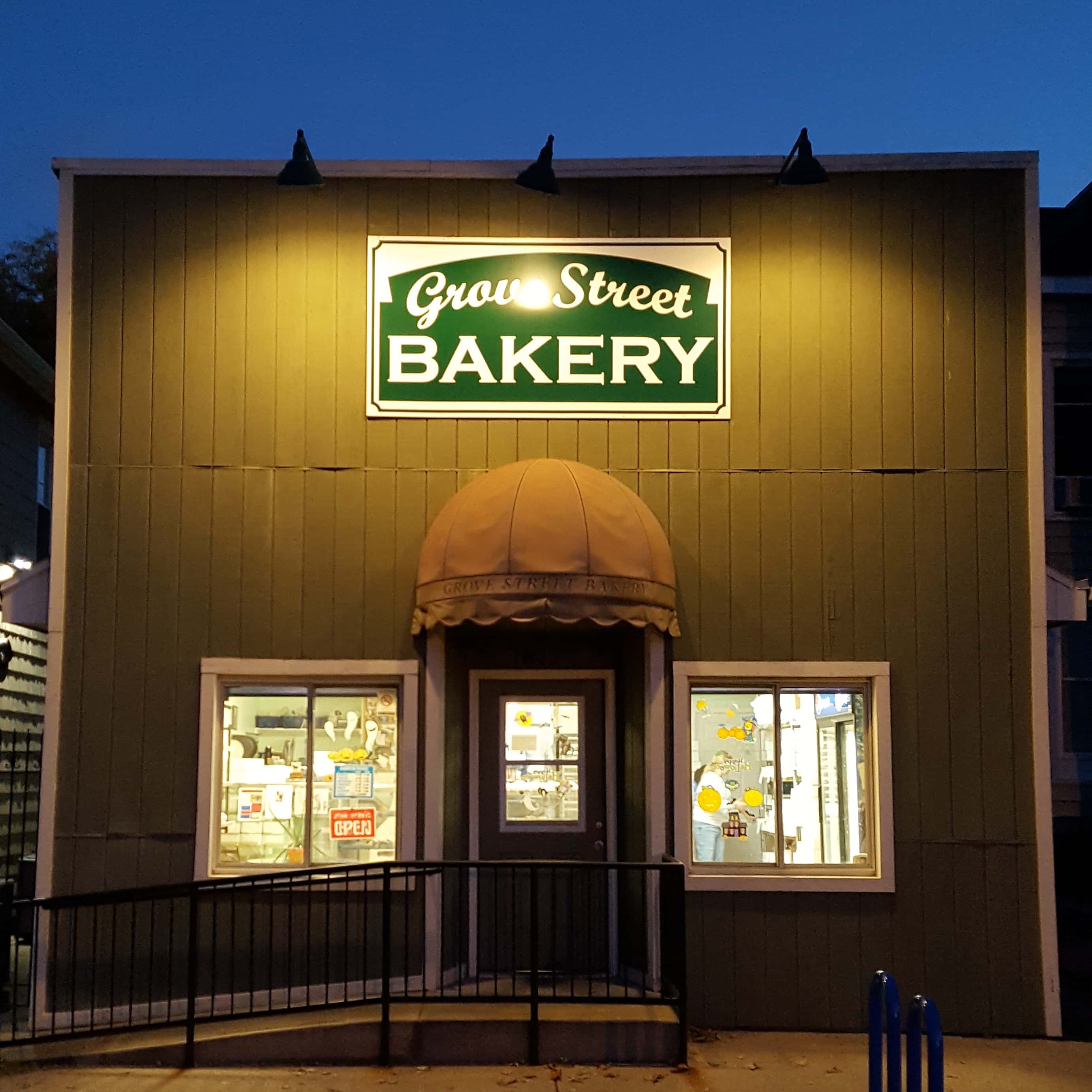 Grove Street Bakery - Bloomington, IL, US, wedding cakes near me