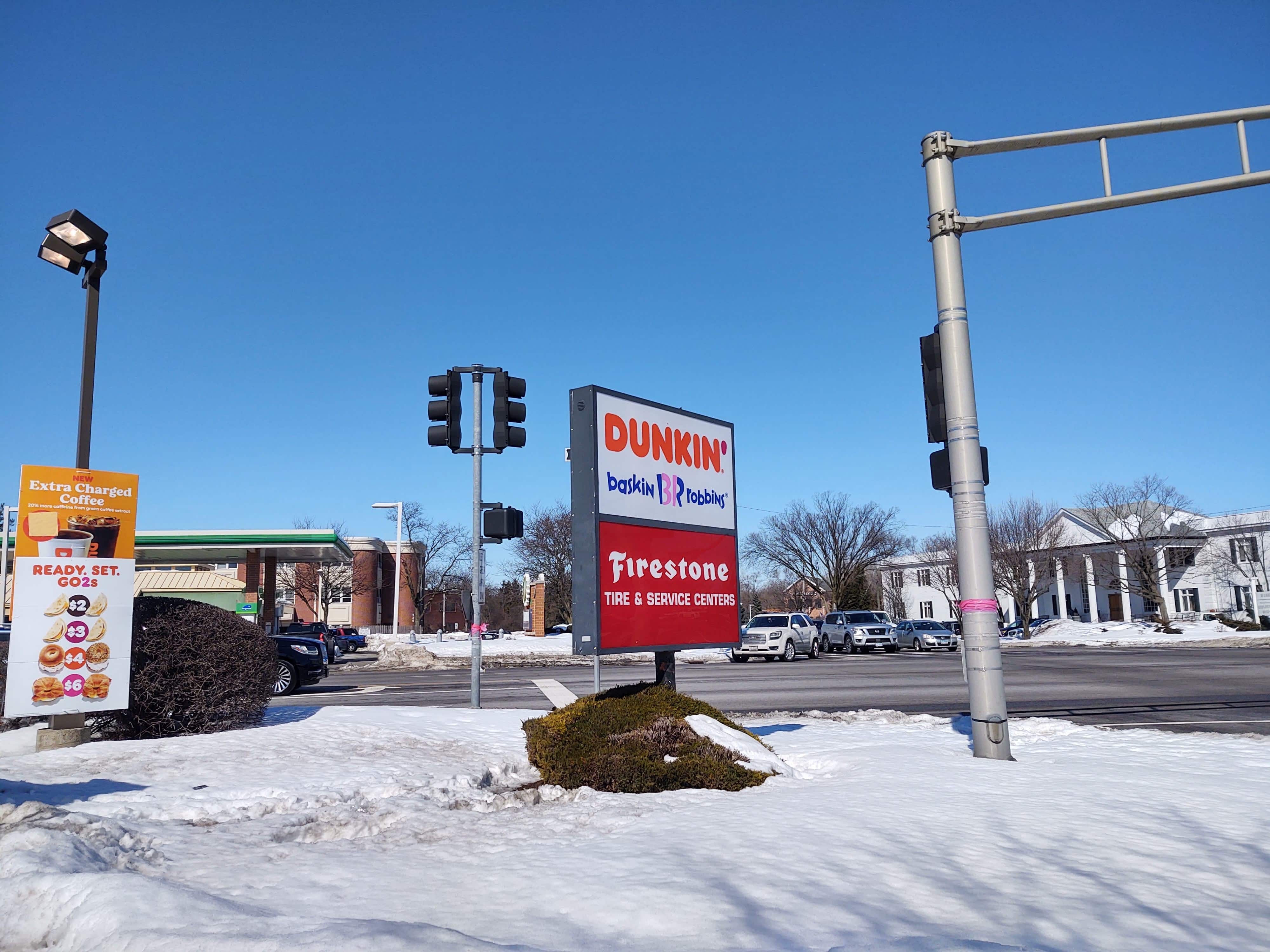 Dunkin’ - Hinsdale (IL 60521), US, nearest coffee place