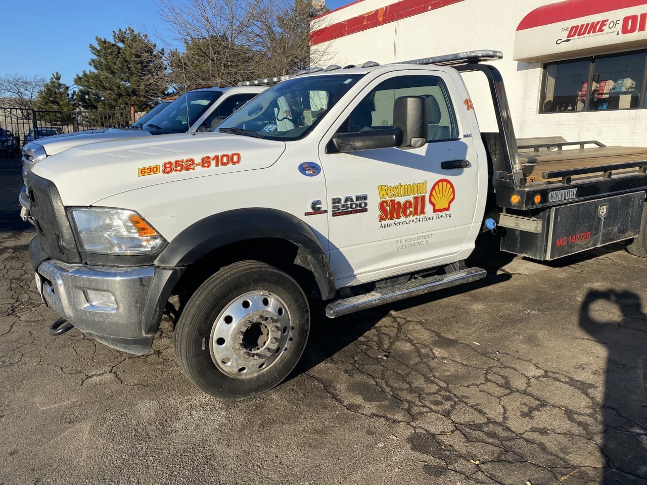 Westmont Shell Auto Service, US, 24 hr towing