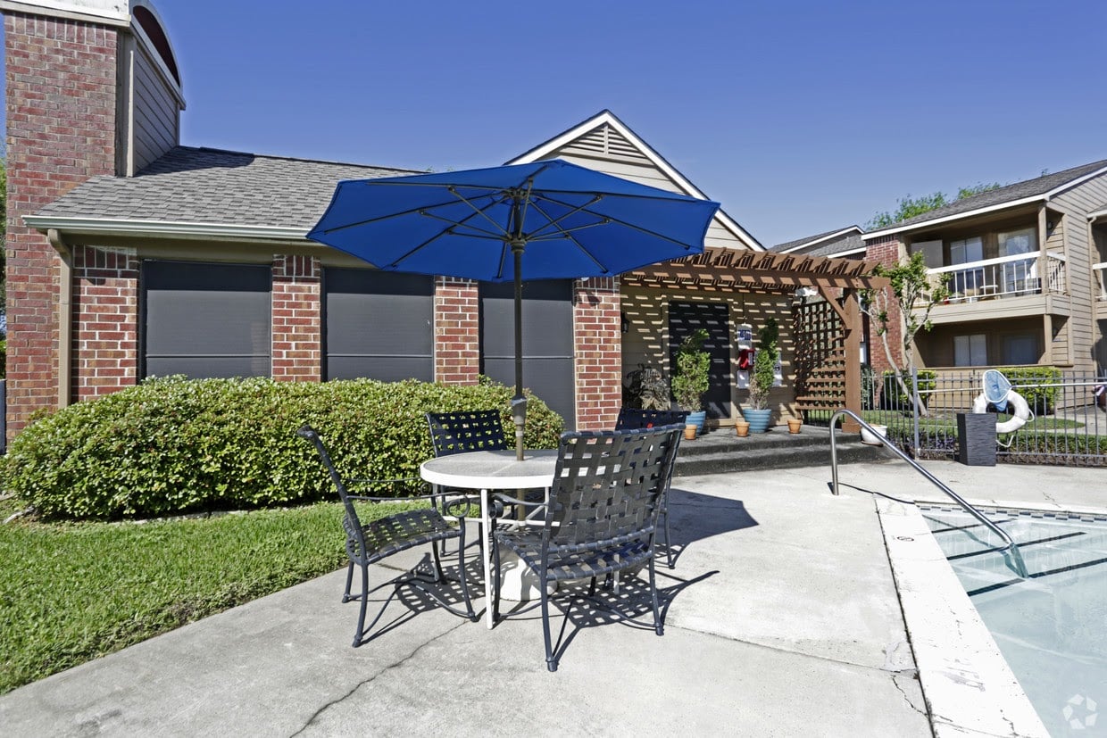 Hickory Hill Apartments - Tomball, TX, US, studios for rent near me