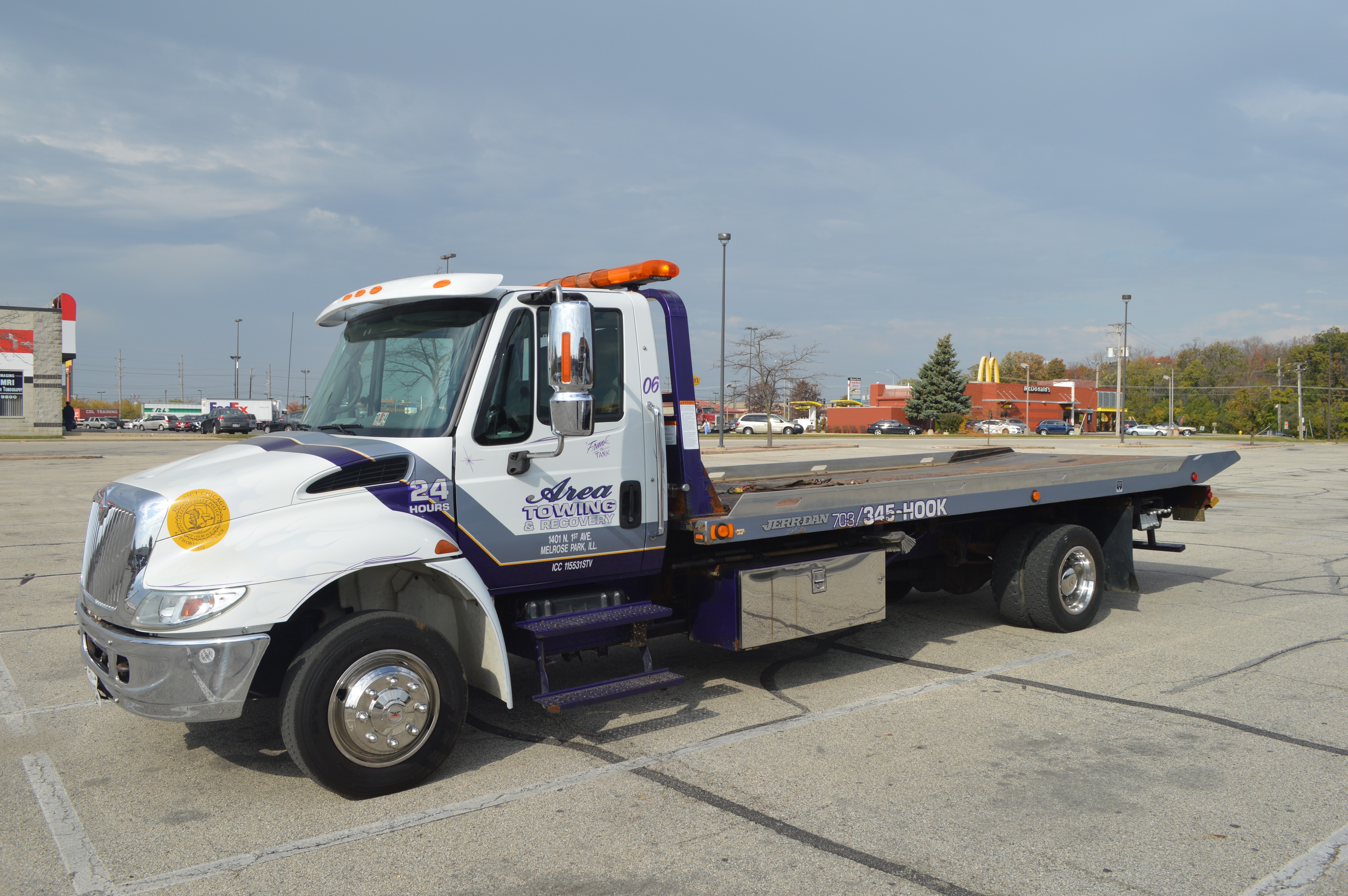 Area Towing and Recovery Inc in Melrose Park, US, car towing company