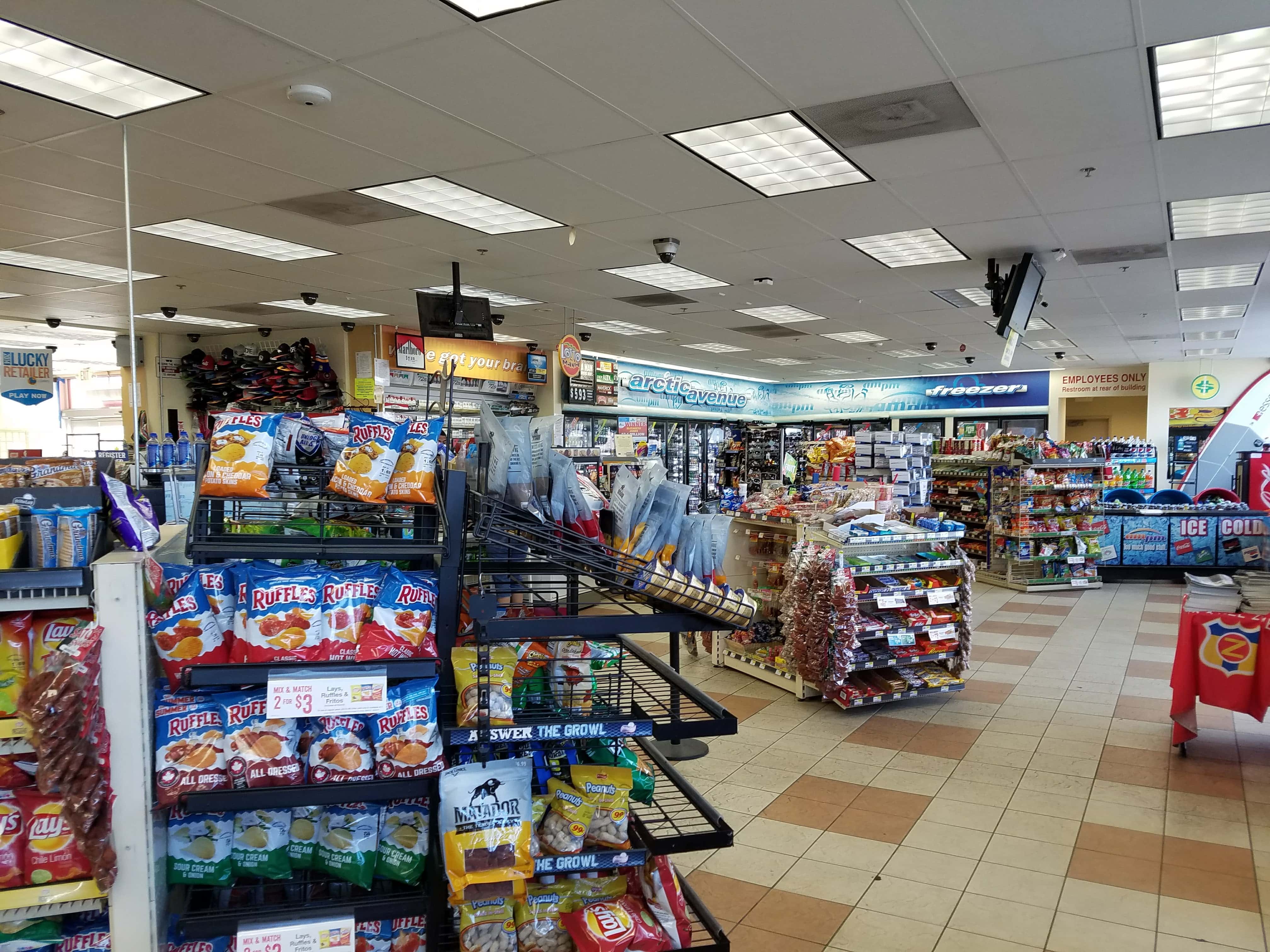 ARCO - Perris (CA 92571), US, nearest gas station with car wash