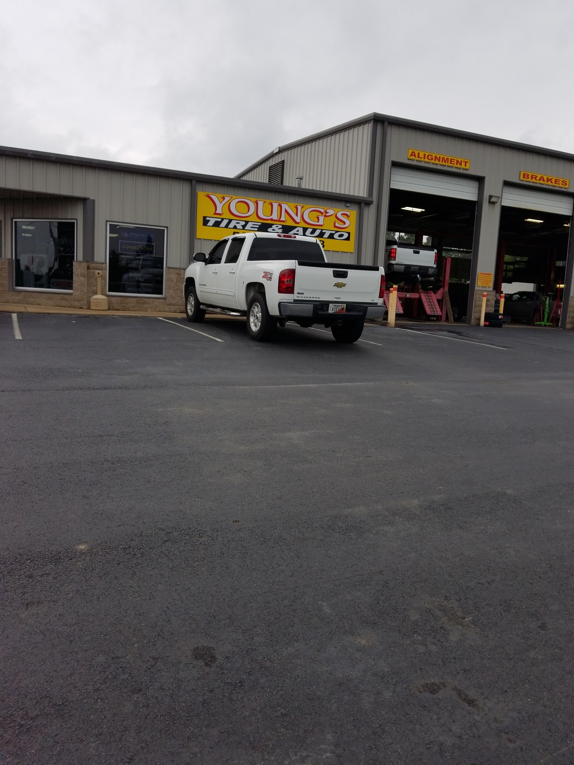 Young's Tire & Auto - Cabot, US, vehicle tires