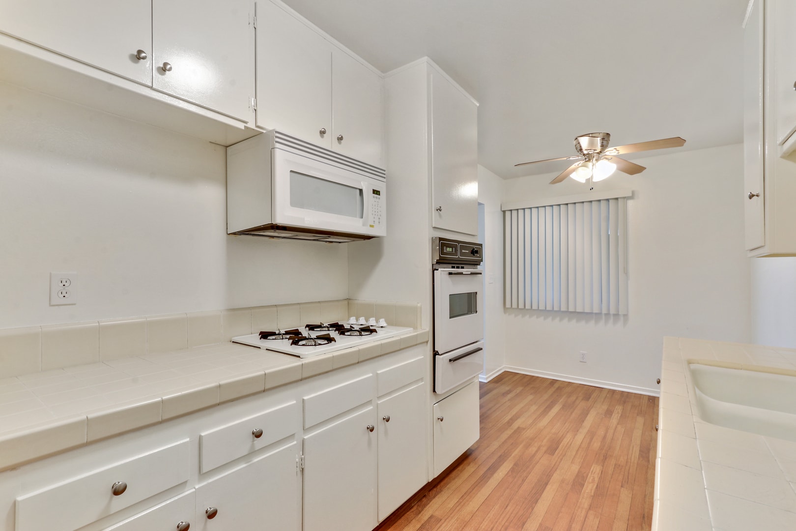 Cedar Court Apartments - Bellflower, CA, US, apartment listings
