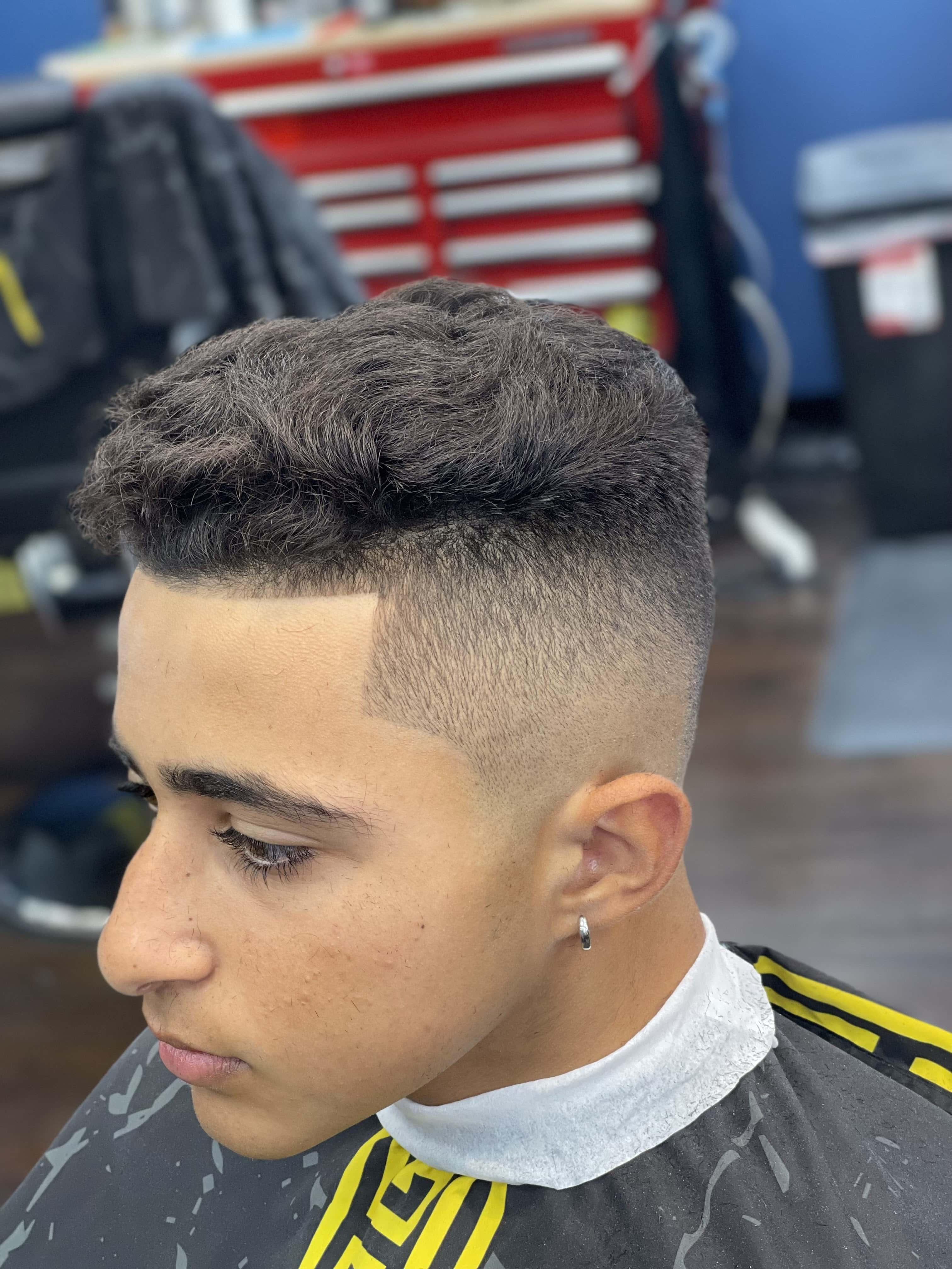 Supreme Cutz Barbershop - Brooklyn, NY, US, low fade haircut men