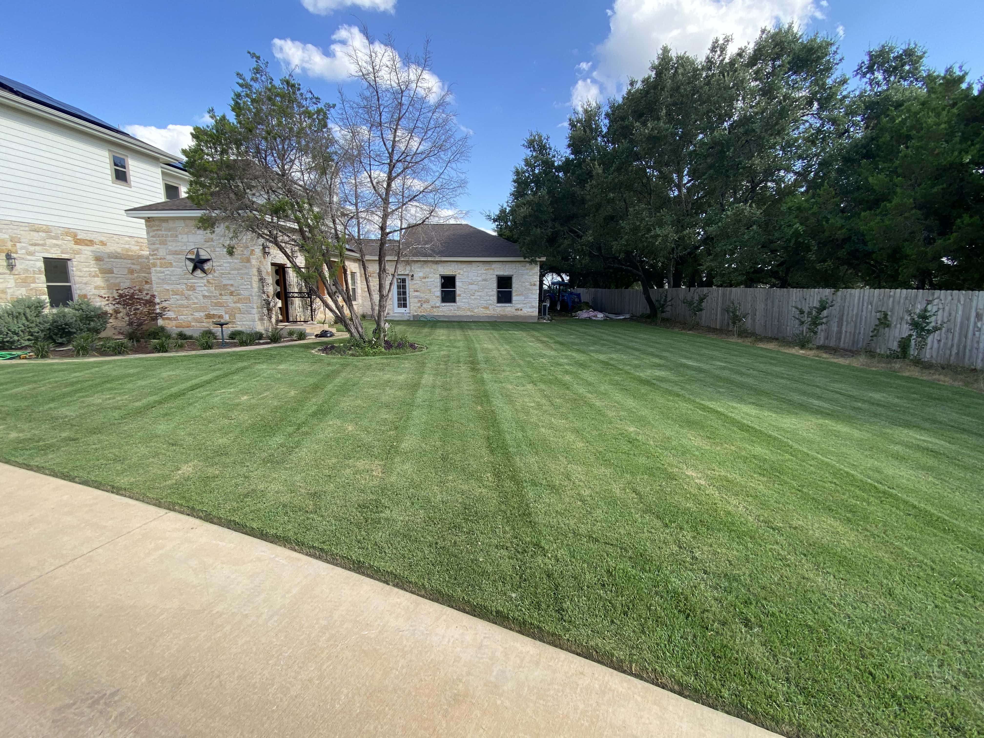 Douglas Landscapes LLC - Liberty Hill, TX, US, landscaping