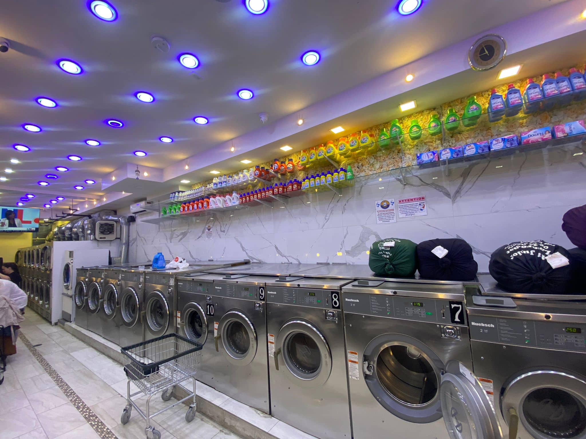 Atmi Junior Laundromat - New York, NY, US, 24hr laundromat near me