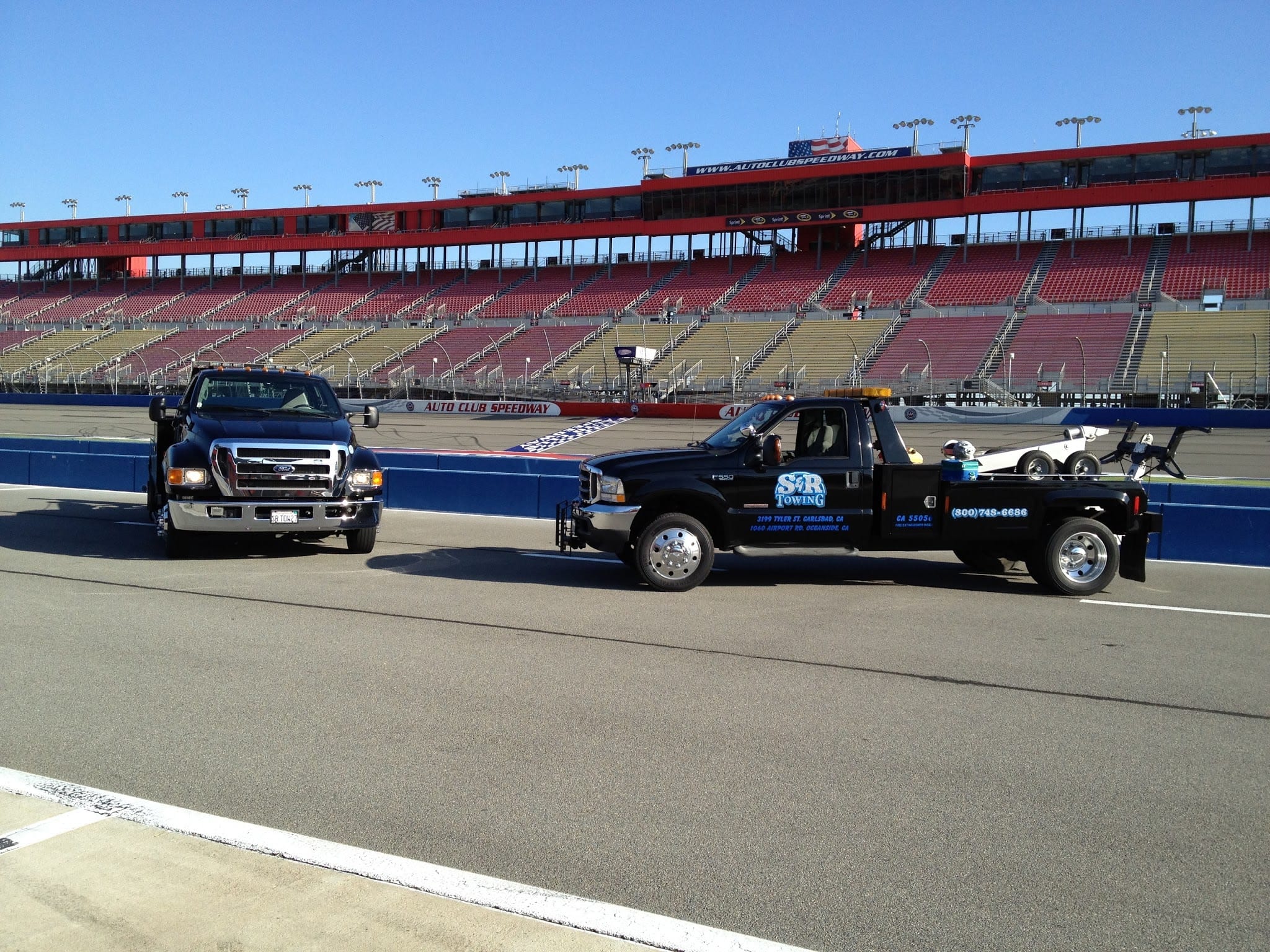 S & R Towing Inc. - Vista (CA 92083), US, 24 hour towing service