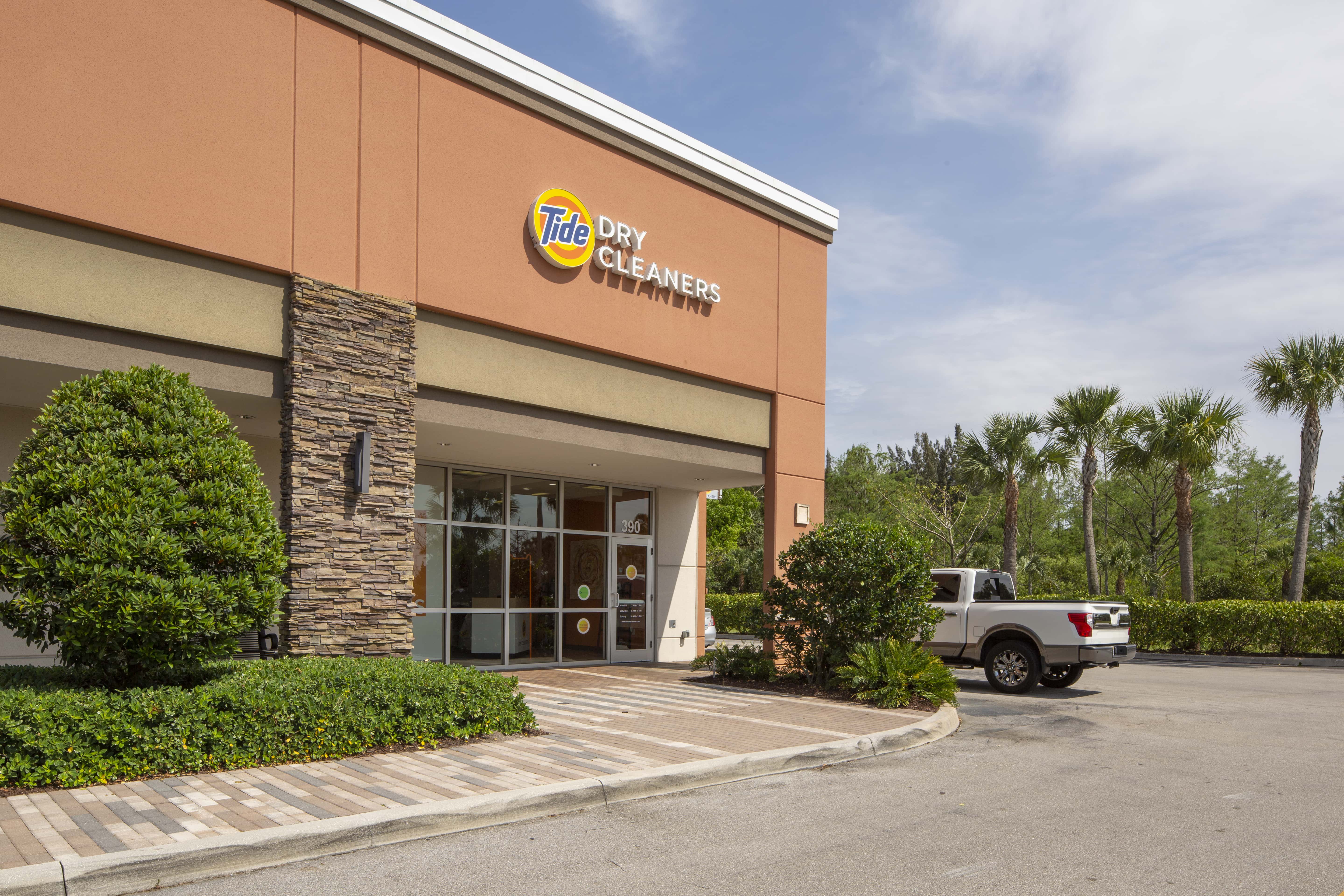 Tide Cleaners - Wellington (FL 33414), US, dry cleaner
