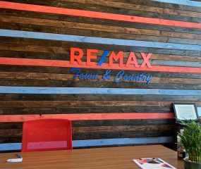 re/max town & country - yorktown heights (ny 10598)