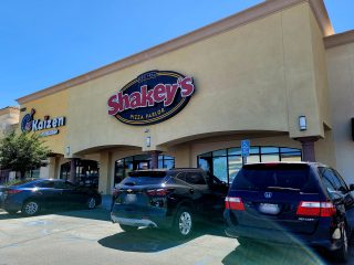 shakey’s pizza parlor - victorville (ca 92392)